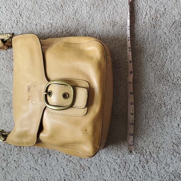 Tan Coach Shoulder Bag Purse - Picture 11 of 17